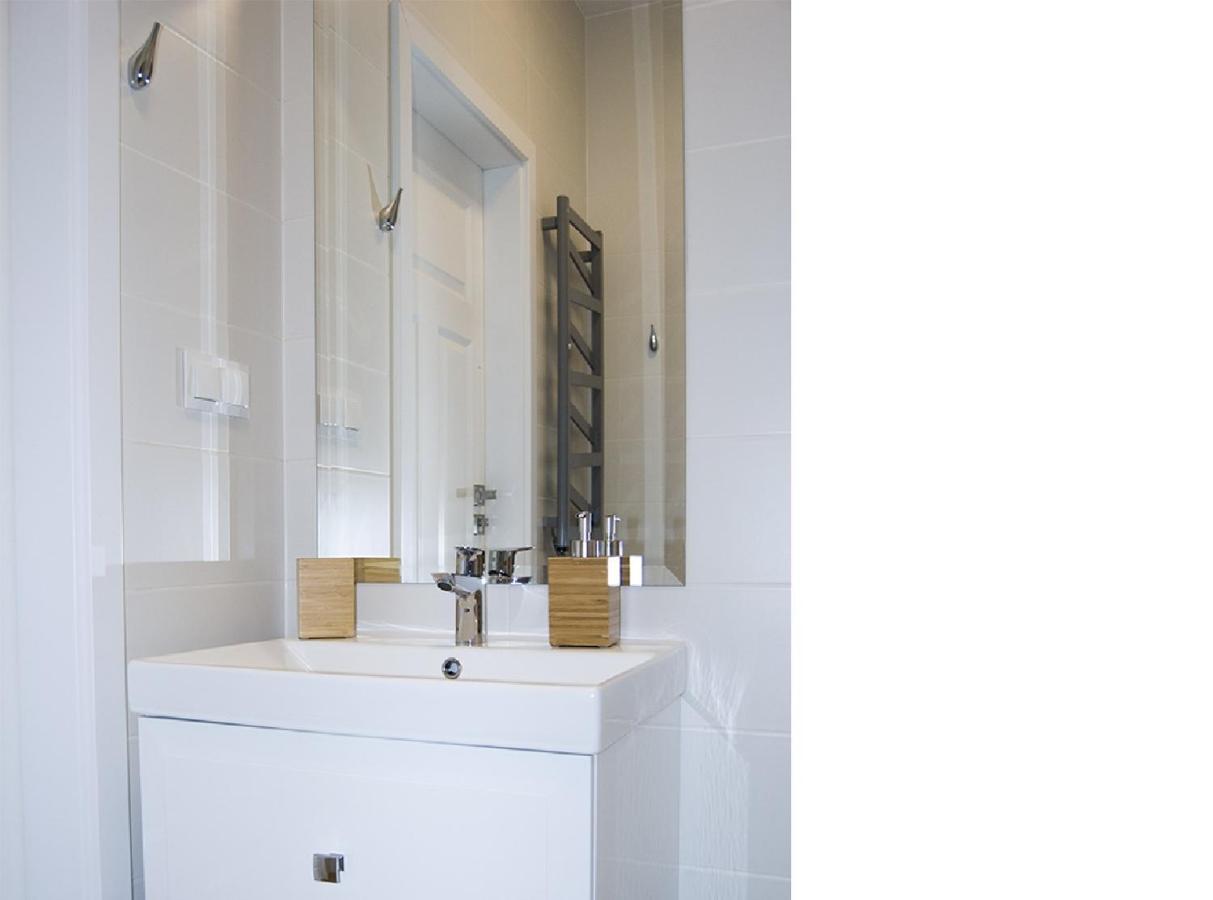 Apartament Na Jeziornej カルトゥジ エクステリア 写真
